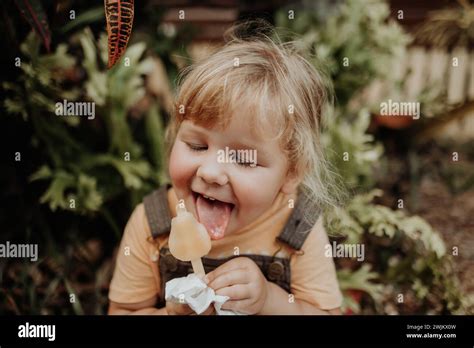 Fille Blonde Chaude Banque De Photographies Et Dimages Haute R Solution Alamy