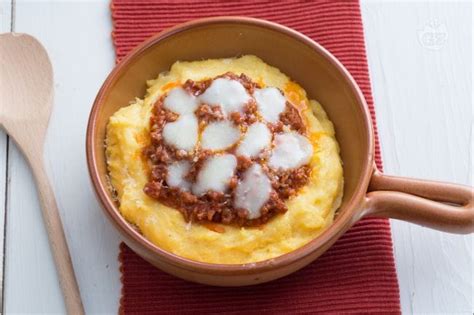 Ricetta Polenta Con Salsiccia E Formaggio La Ricetta Di Giallozafferano