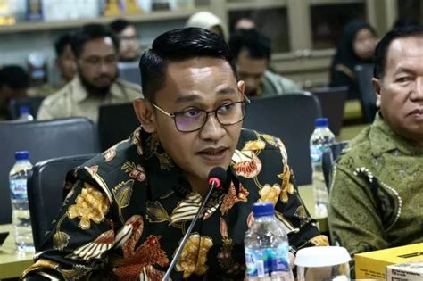 Raker Dengan Mendagri Komite I DPD RI Minta Revisi Undang Undang Pemda