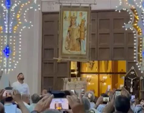 Madonna Del Carmine Si è Rinnovata A Salerno La Cerimonia Dellalzata