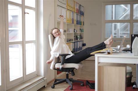 Why Choose an Ergonomic Chair - Your Guide | ECD Blog