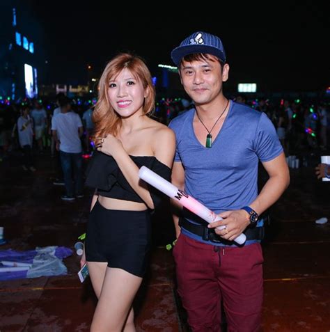 1001 STYLE ĐI QUẨY của sao hot girl Việt trong các đại nhạc hội