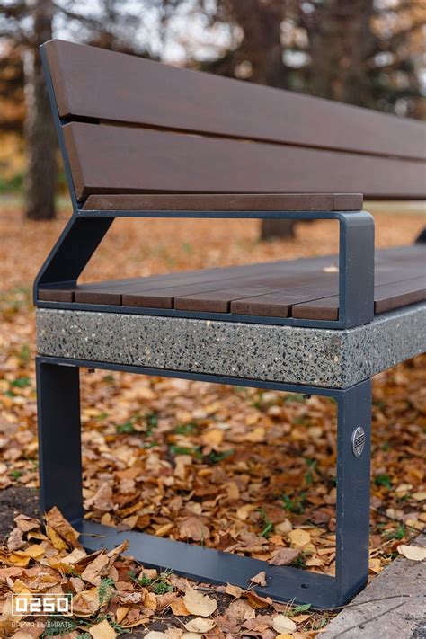 Уличная скамейка на алюминиевых ножках с деревянным настилом | Panchine ...
