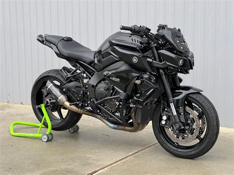 Купить б у Yamaha MT 10 инжектор 6 передач в Сириусе чёрный naked bike 2016 года по цене 1 399