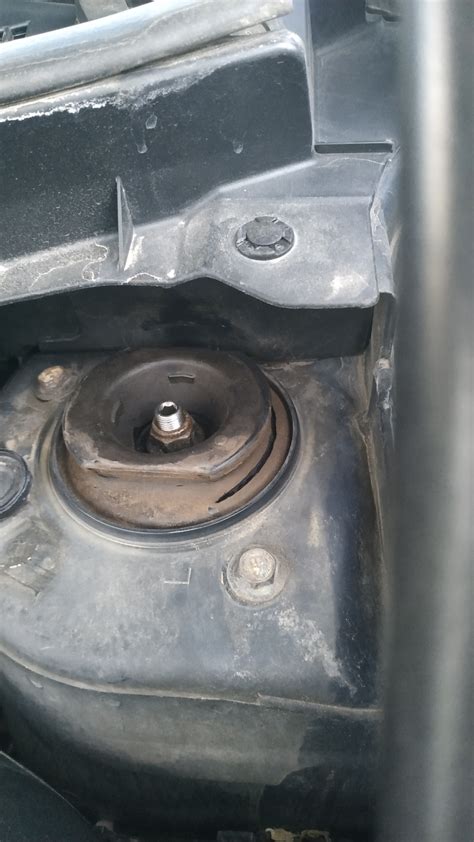 Опора стойки — Nissan X-Trail II (t31), 2 л, 2011 года | поломка | DRIVE2