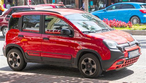 Fiat Panda cambia nome dopo 44 anni e diventa Pandina sarà solo ibrida