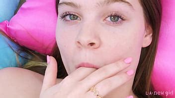 Teen Brune Nue En Gros Plan Xvideos