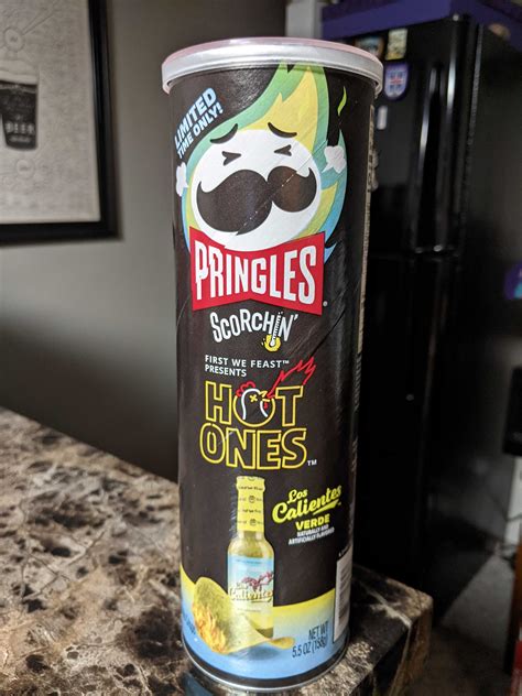 Honest Review Pringles Scorchin Hot Ones Chips