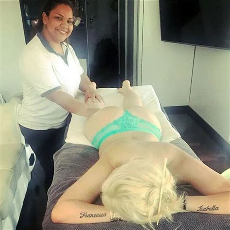 Wanda Nara Sorprendi Con Una Selfie Hot En Hilo Dental La Bikini Que Se Viene Infobae