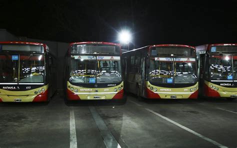 La UTA levantó el paro de colectivos en el AMBA pero la medida de