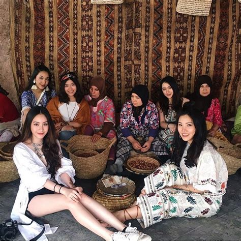 H I B N Th N Xinh P To N Du H C Sinh C A Ch Em Hot Girl L O G C Vi T