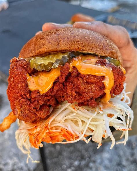 THG S Hot Chicken EatingYYZ