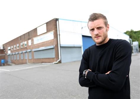 England S Jamie Vardy And Wife Rebekah Tour Factory Where He Used To