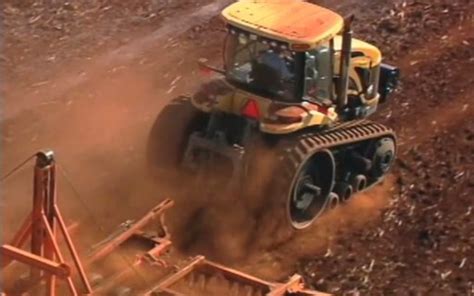 Usina Colorado realiza leilão de carros caminhões e máquinas agrícolas