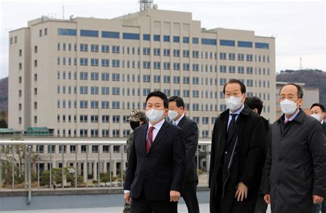 “靑 이전 의지 확고” 외교부·국방부 현장 점검 나선 尹 당선인 청와대 이전 국방부 청사 광화문 외교부 청사