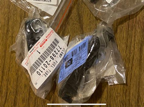 Крепление топливных трубок JZX100, JZX105 — Toyota Mark II (100), 2,5 л ...