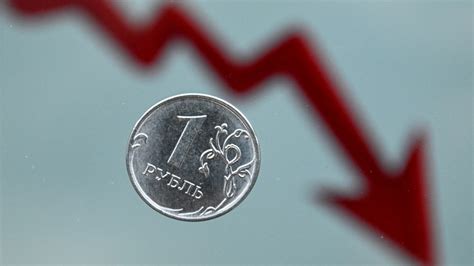 Қурби рубл ба таври рекордӣ паст шуд