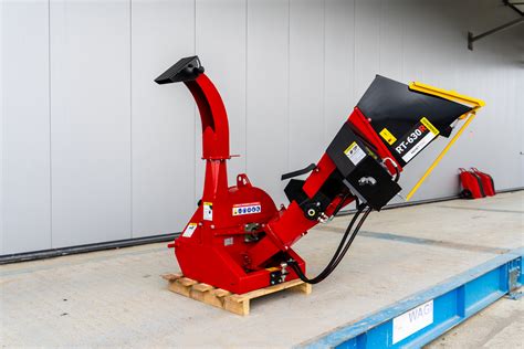 Rębak Tarczowy do Ciągnika RT-630R z Hydrauliczną Rolką Wciągającą