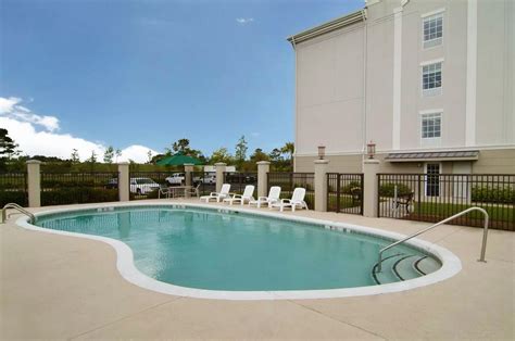 Comfort Suites Myrtle Beach - Hotel Reviews and Deals - Myrtle Beach Hotels