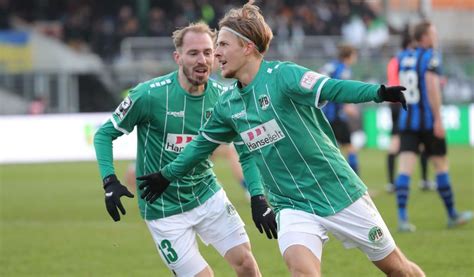 Unterbrechung Wegen Schneeball Attacken Ex Hsv Talent Als Lübeck Held