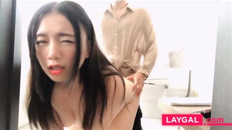 Asian Amateur Model Fucked By Photographer During Hotel Photoshoot