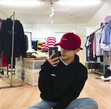 Hot Instagram H N Qu C L Con Trai Th D Th Ng L Con G I L I C C Xinh Con G I D Th Ng