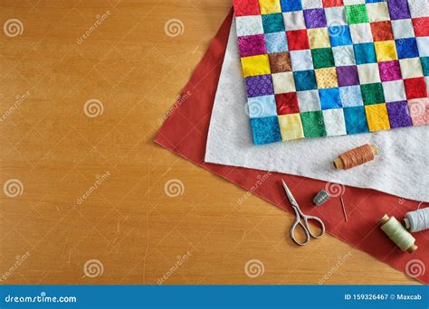 Processo Di Assemblaggio Di Sandwich Con Unione Superfici Accessori