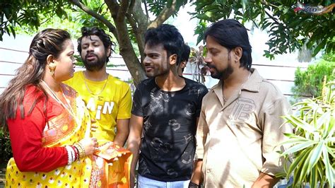 BHABHI DESI MALLU HARDCORE SEXE DIFFÉRENT AVEC QUATRE GARÇONS DESI DU COIN QUAND ELLE ÉTAIT