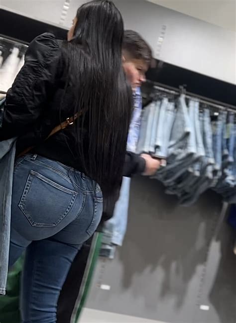 Huge Ass In Jeans Latina Milf Tight Jeans Forum