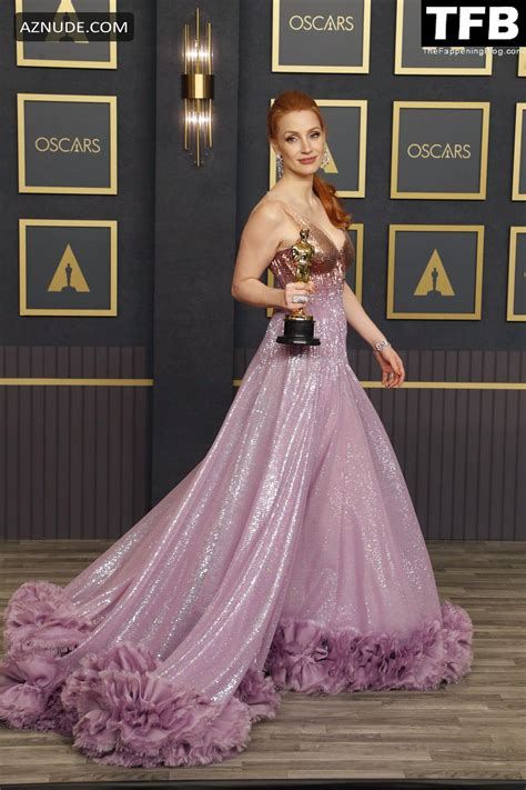 Jessica Chastain Sexy Seen Showing Off Her Hot Cleavage At The Academy Awards In California AZNude