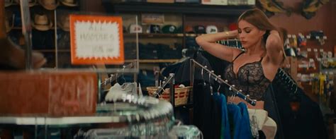 Naked Sofia Vergara In Hot Pursuit