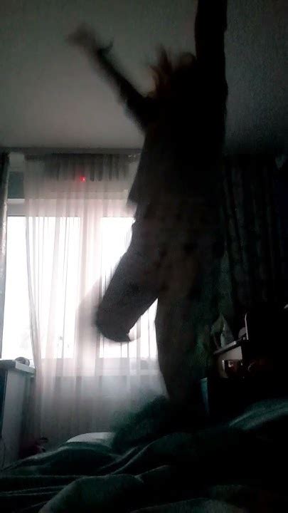 у нас лампа меняет цвет - YouTube