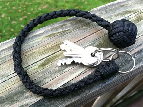 Paracord Self Defense Keychain Ultimate Survival Tool Getdatgadget