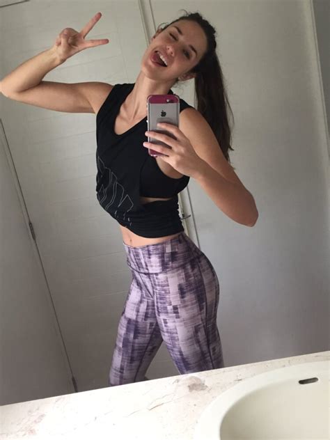 Hot Sexy Pamela Almanza Bikini Pics