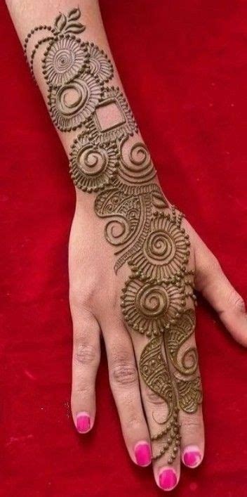 Pin su mǝHƞDīī Pīī𝙲 Mehandi designs Semplici disegni mehndi