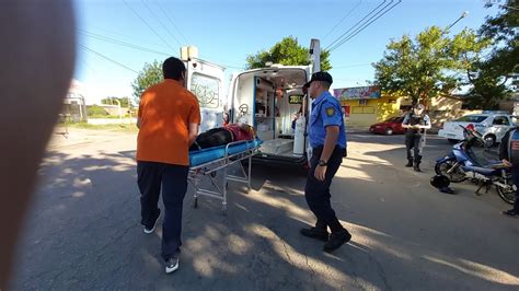 Fuerte Choque Entre Una Moto Y Un Auto En Calle 31 Bis Y 40 Un Joven