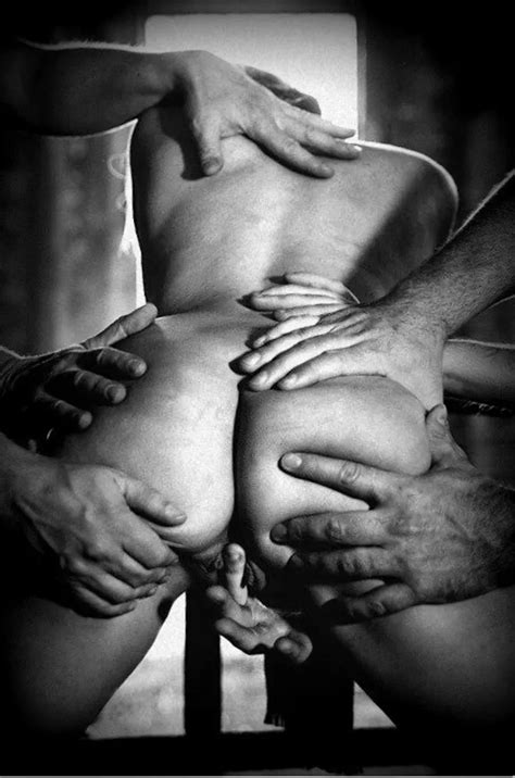 Hands On Her Nudes Elegantperversion NUDE PICS ORG