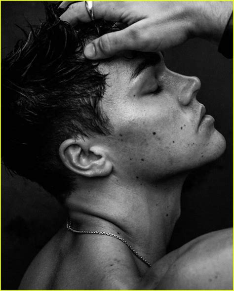 See Noah Becks Photos That Were Too Hot For Instagram Noah Beck Shirtless Underwear