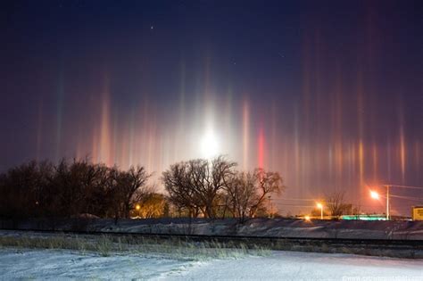 light pillars  incredible optical phenomenon amusing planet