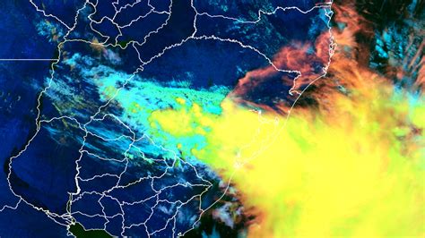 Frente Fria Avan A Chuva Localmente Volumosa E Risco De Vento Forte