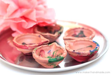 Make It Handmade: Painted Diyas for Diwali