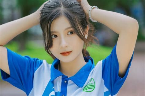 Nhan sắc thăng hạng của hot girl mùa thi nổi tiếng một năm trước Tạp chí Doanh nghiệp Việt Nam