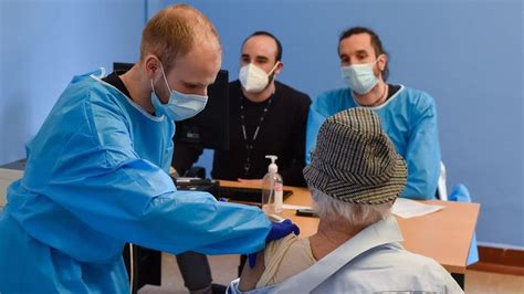 Covid Quinta Dose Agli Over Sono Aperte Le Prenotazioni