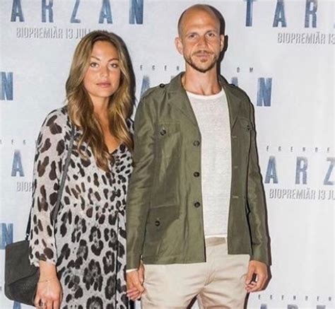 Swedish actor Gustaf Skarsgård net worth, married, brothers