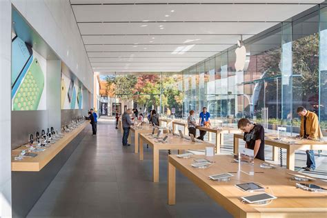 The Iconic Architecture Of The World's Major Apple Stores