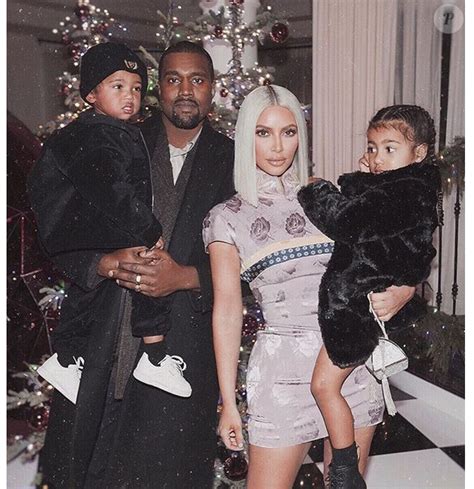 Photo Kim Kardashian Kanye West Et Leurs Enfants North Et Saint West