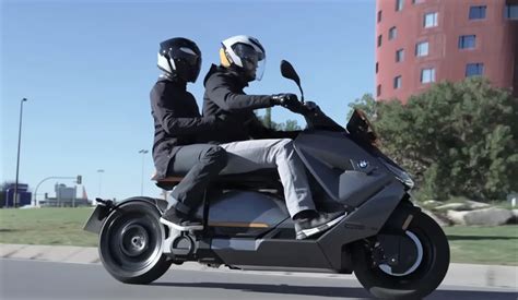 Bmw Motorrad Ce 04 Electric Scooter Review October 2024