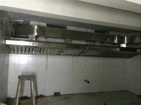 Rectangular Wall Commercial Kitchen Chimney At Feet In