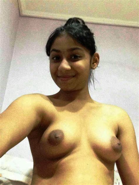 Desi Bhabhi Tits Flaunting Nude Indian Sexy Photos