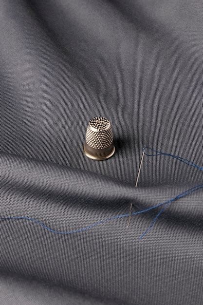 photo high angle needle  thimble arrangement